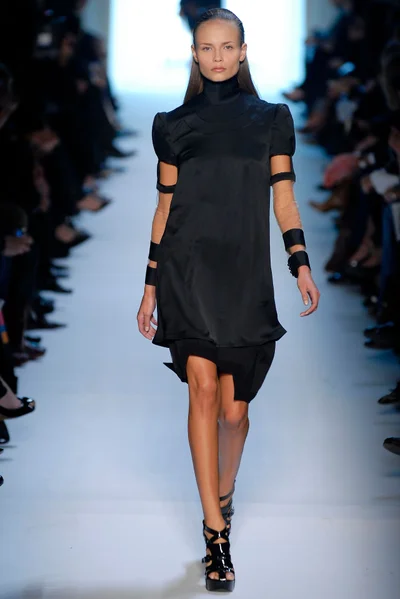 Look 18
